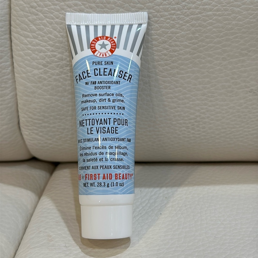 NIT First Aid Beauty Face Cleanser Mini Travel Size 1 Ounce